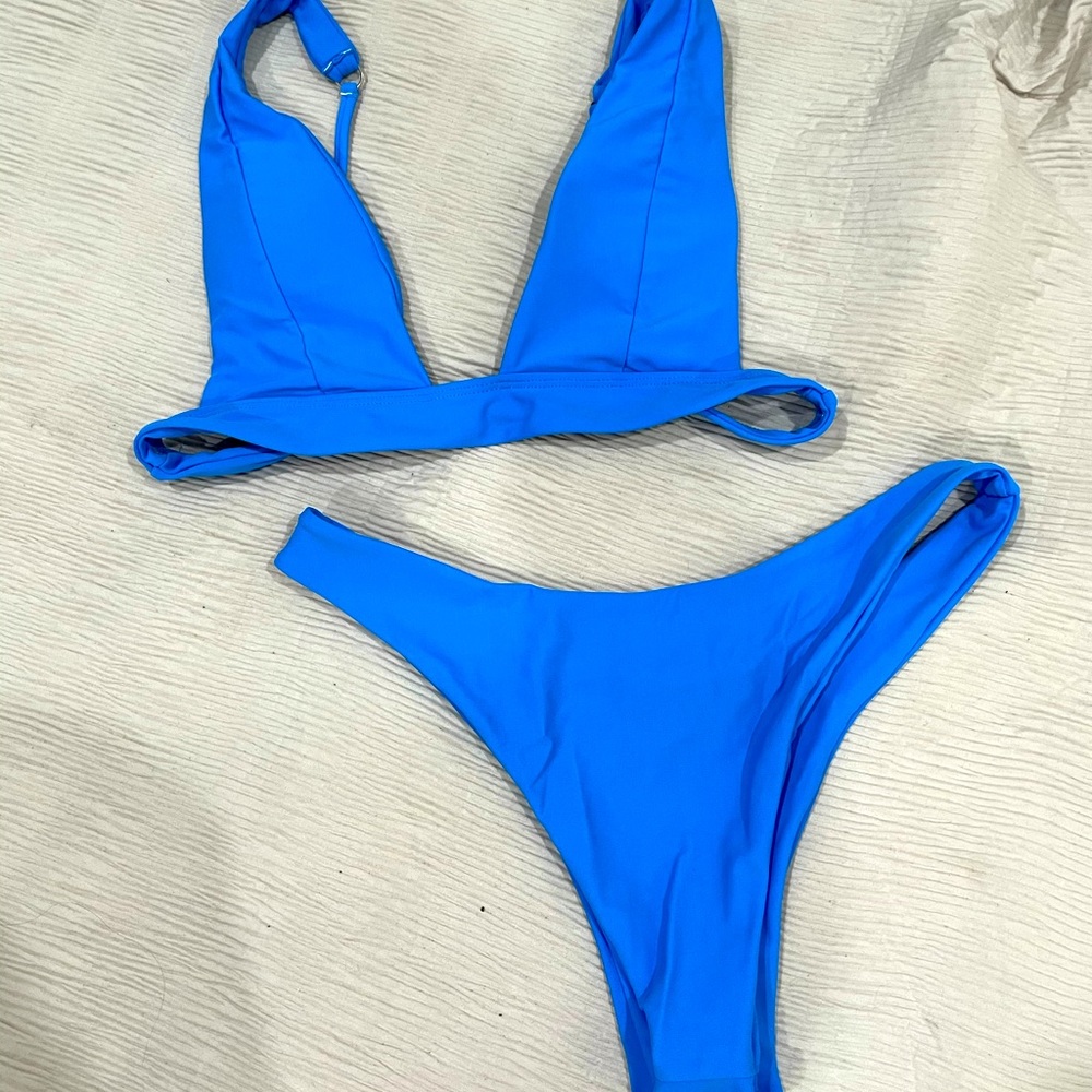 Blue bikini set